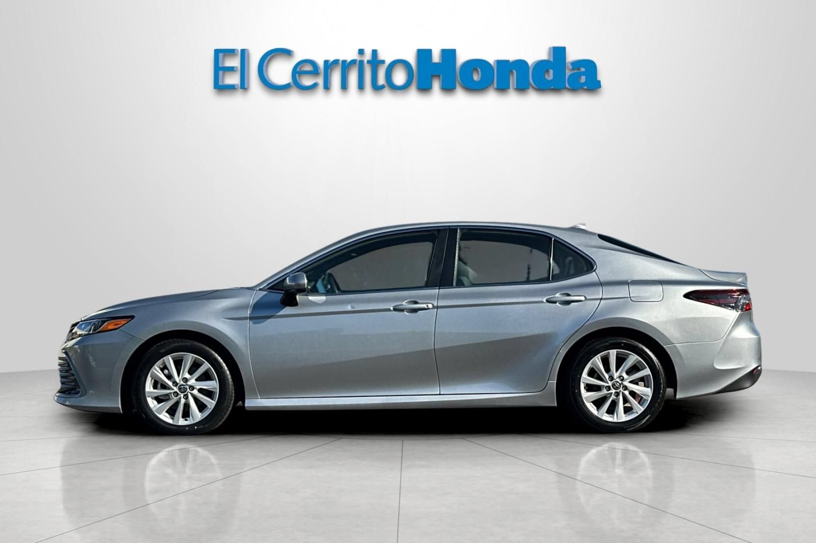 Used 2024 Toyota Camry LE FWD image 6