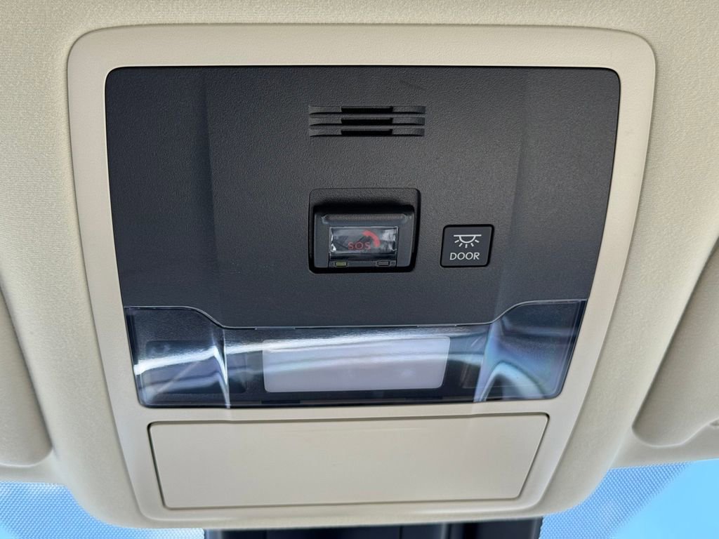 Used 2022 Lexus RX 450h AWD image 30