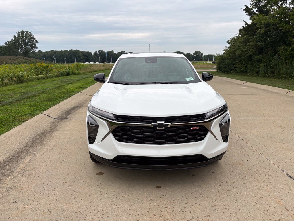 New 2026 Chevrolet Trax RS w/ Sunroof Package FWD image 12