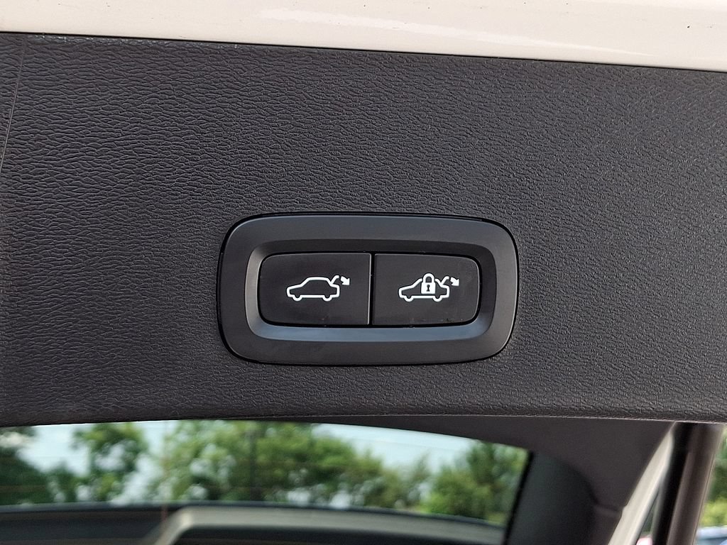 Used 2022 Volvo XC40 P8 Recharge Ultimate AWD/4WD image 29