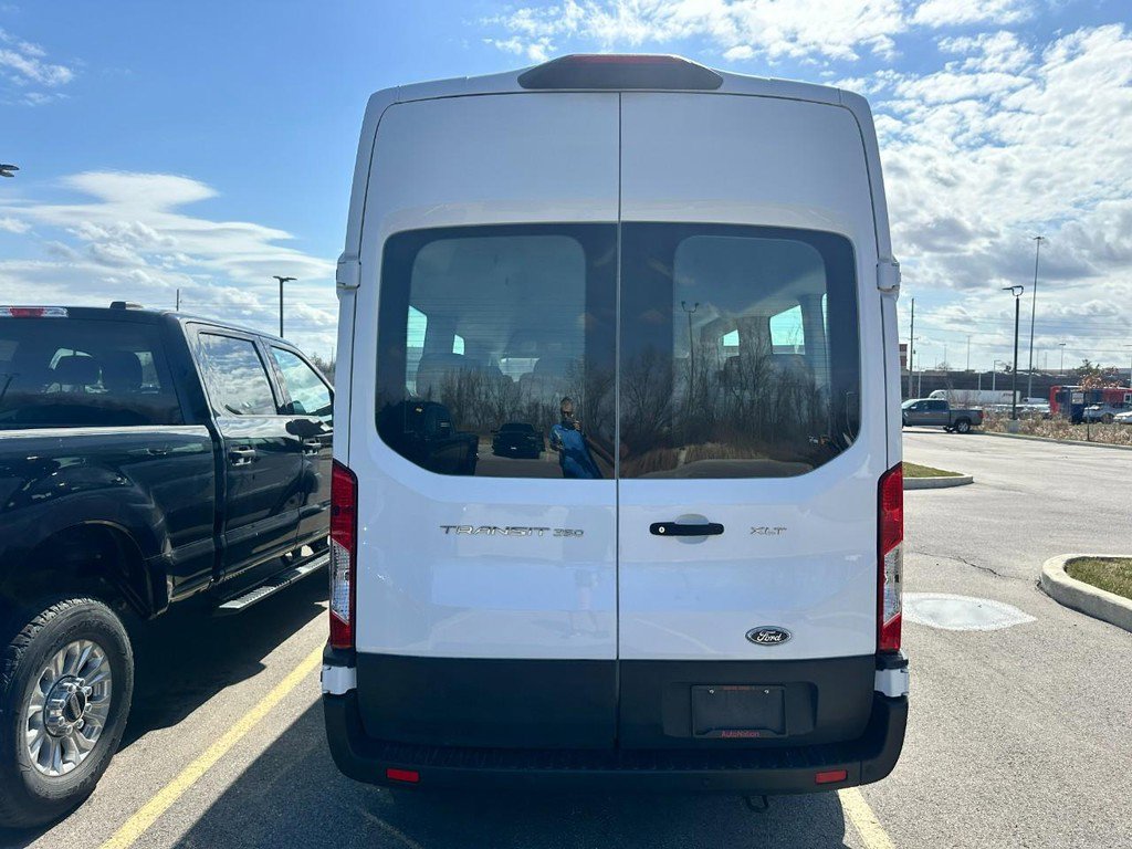 Used 2023 Ford Transit 350 XLT image 13