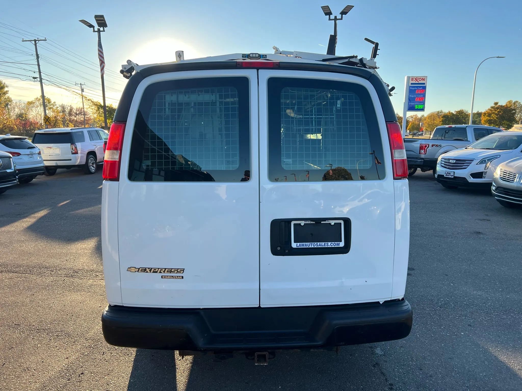 Used 2015 Chevrolet Express 2500 image 4