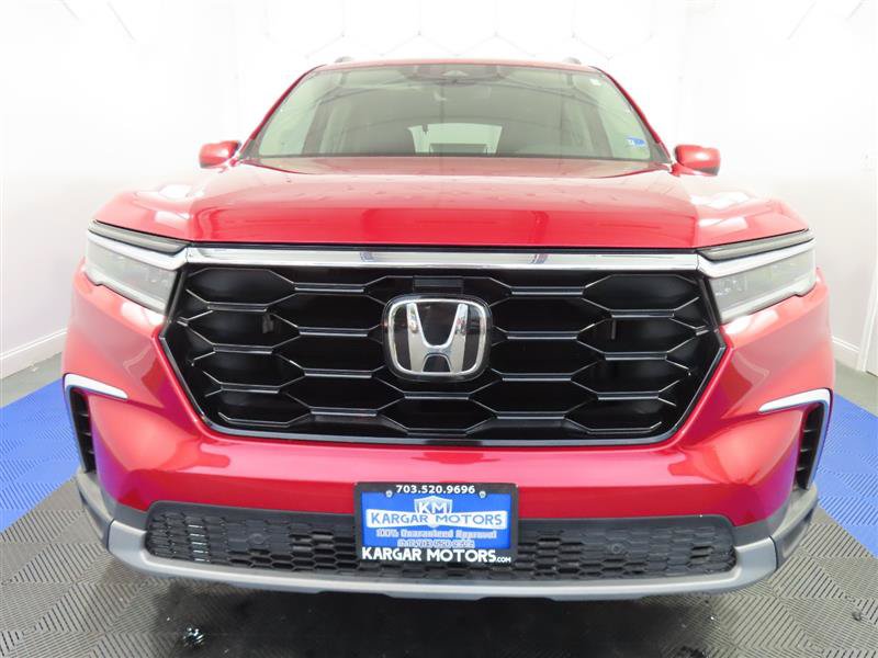 Used 2024 Honda Pilot Touring image 3