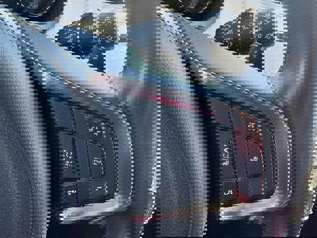 Used 2019 Jaguar E-PACE R-Dynamic SE image 27