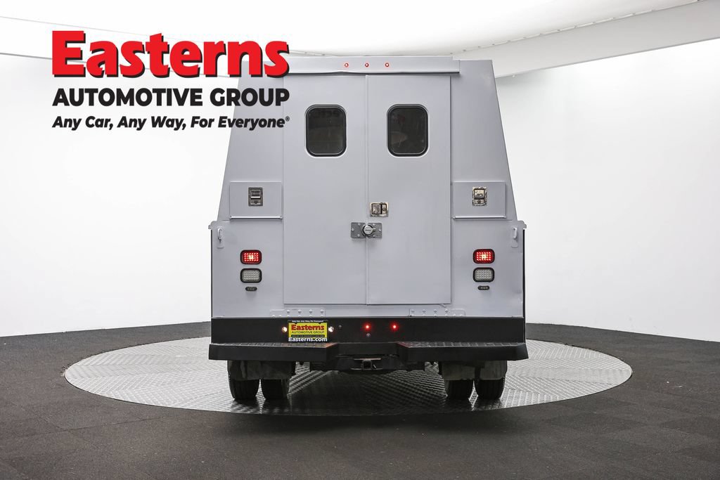 Used 2017 Ford F550 4x4 Crew Cab Super Duty image 6