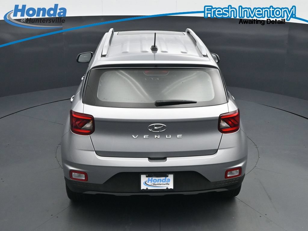 Used 2025 Hyundai Venue SEL FWD image 23