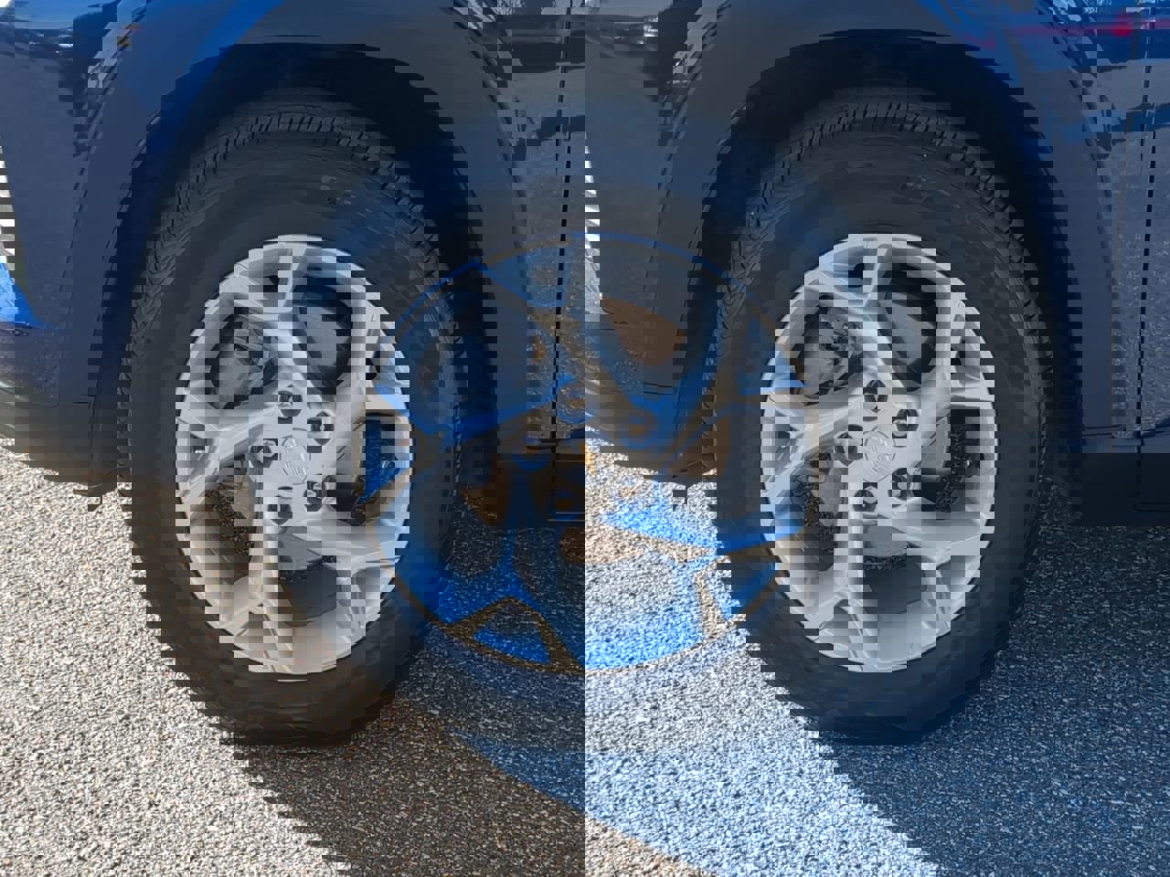 Used 2024 Chevrolet Trax LS w/ LS Convenience Package image 11