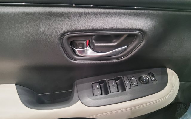 Used 2025 Honda HR-V LX image 21