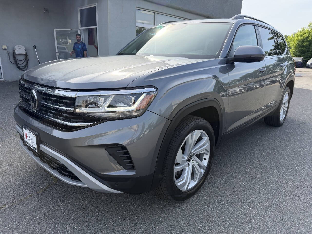 Used 2021 Volkswagen Atlas SE w/ Panoramic Sunroof Package AWD/4WD image 3
