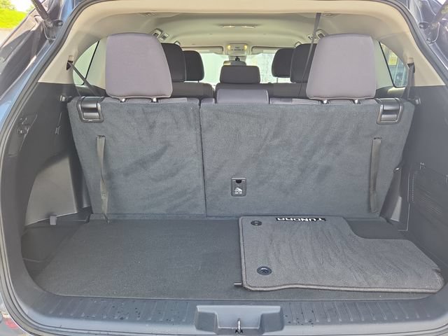 Used 2022 Toyota Highlander L FWD image 16
