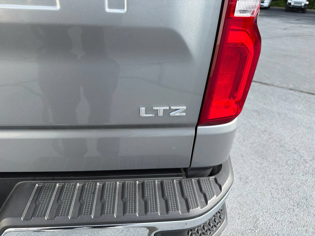 Used 2023 Chevrolet Silverado 1500 LTZ AWD/4WD image 10