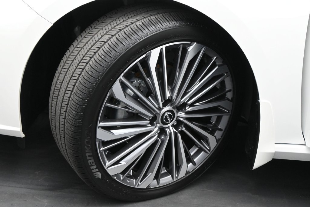 Used 2024 Nissan Altima 2.5 SL FWD image 21