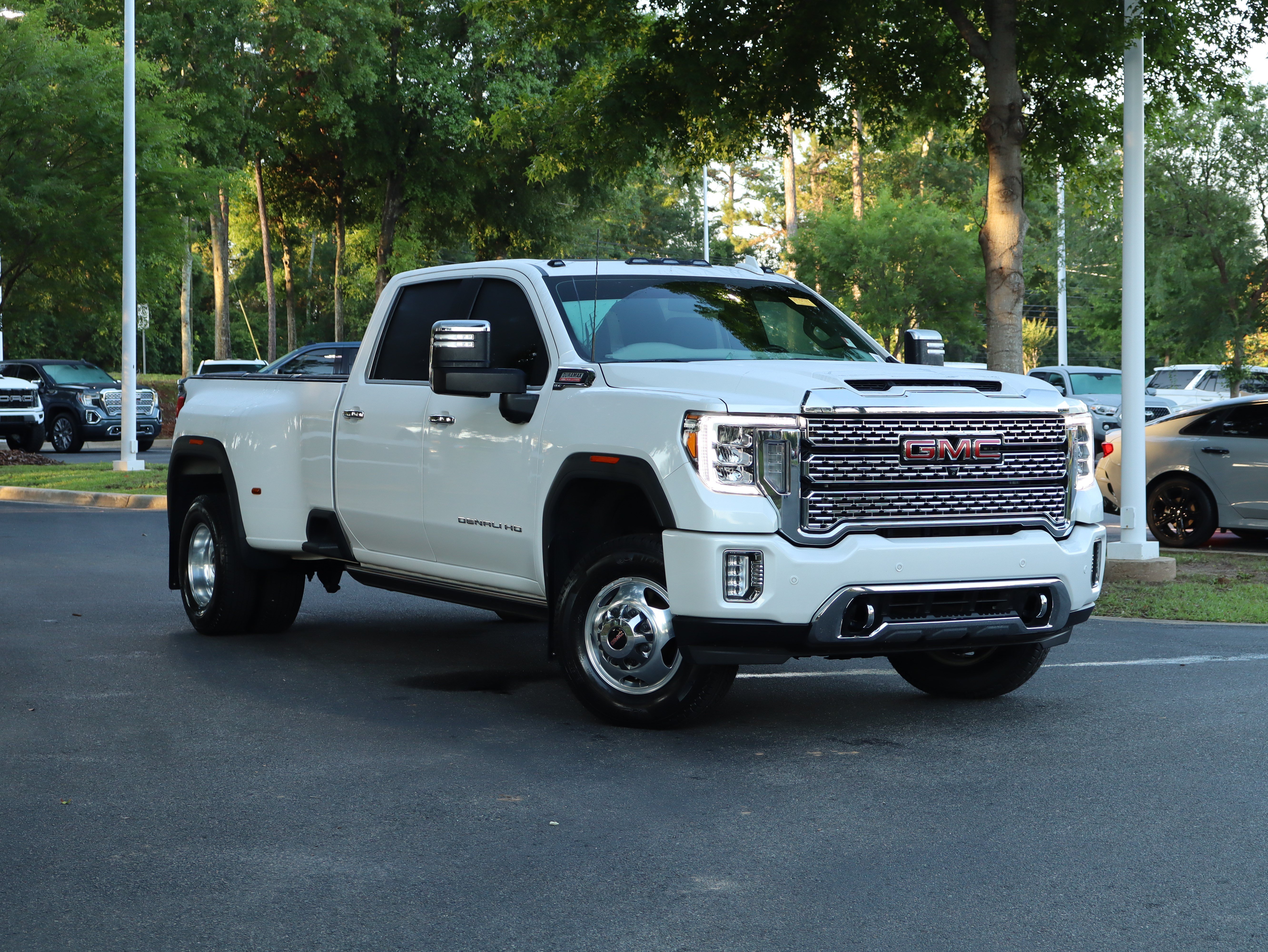 Used 2022 GMC Sierra 3500 Denali AWD/4WD video 2