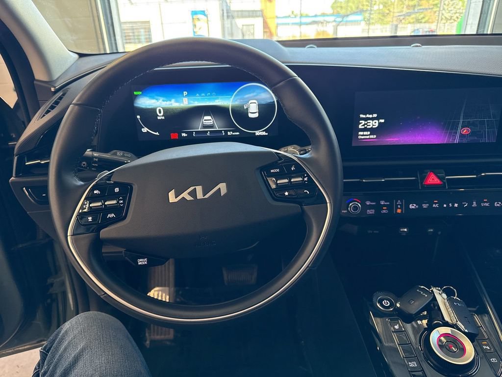 Certified 2023 Kia Niro Wind FWD image 23