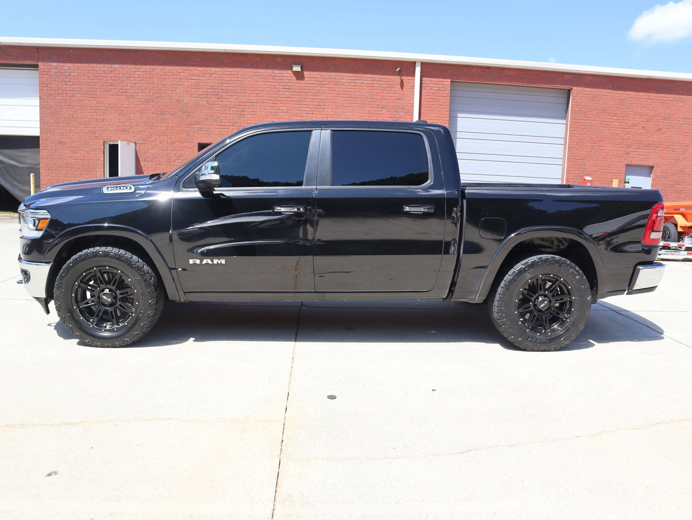 Used 2020 RAM 1500 Laramie image 2