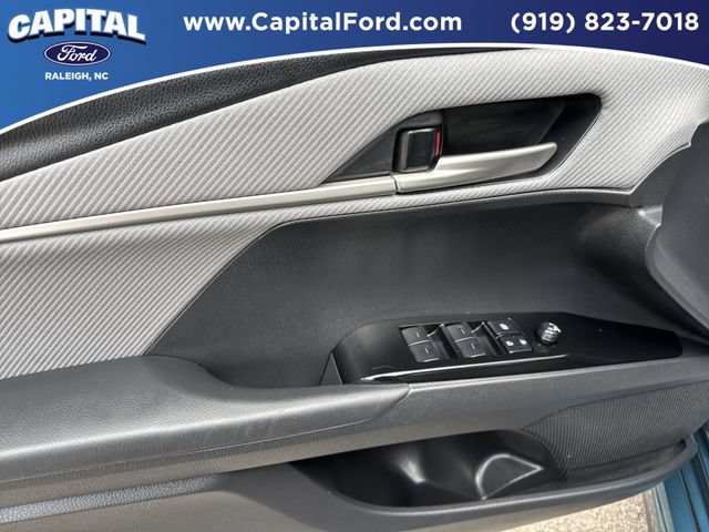 Used 2025 Toyota Camry SE FWD image 20