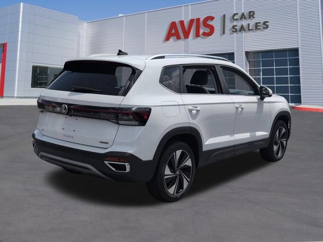 Used 2025 Volkswagen Taos SE AWD/4WD image 6