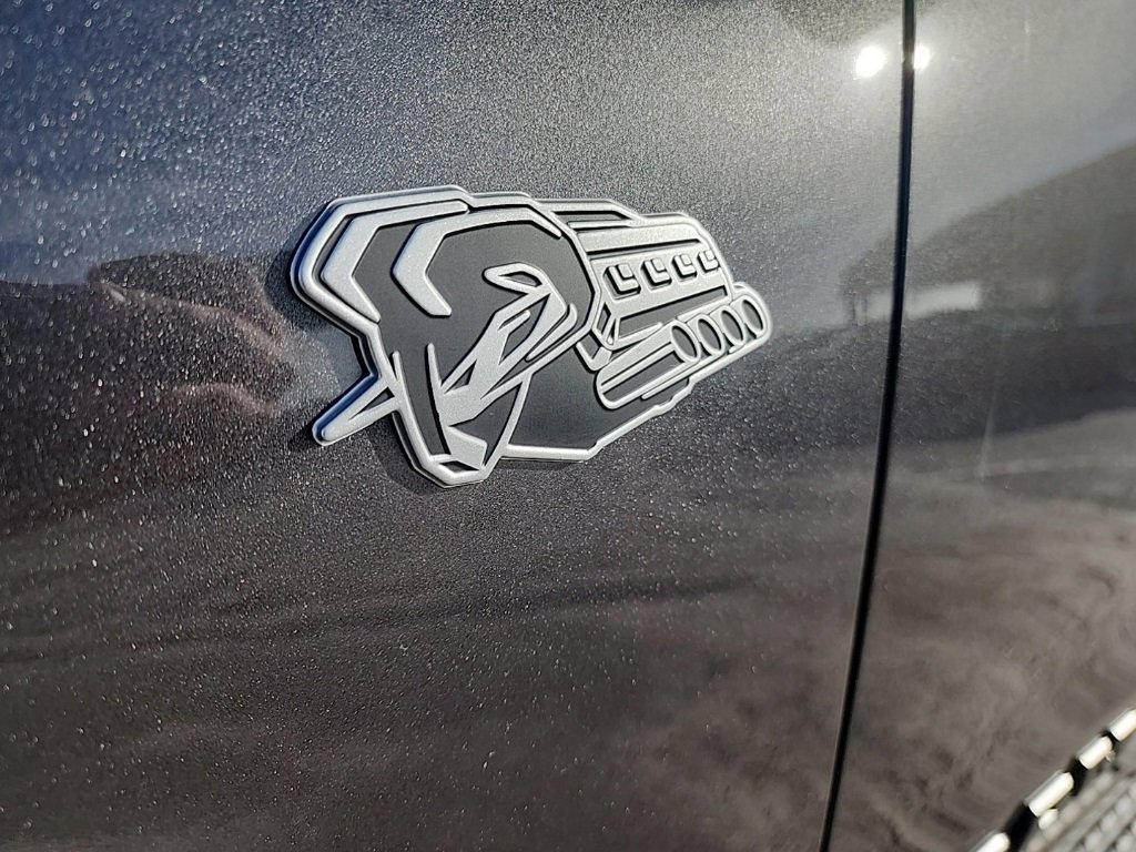 New 2026 RAM 1500 4x4 Crew Cab image 3
