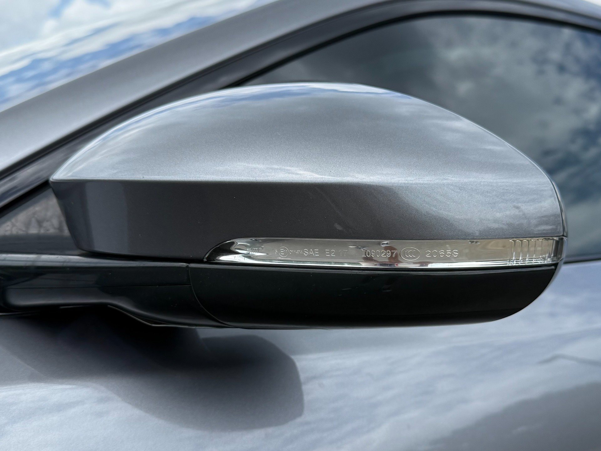 Used 2023 Jaguar F-TYPE Coupe RWD image 9