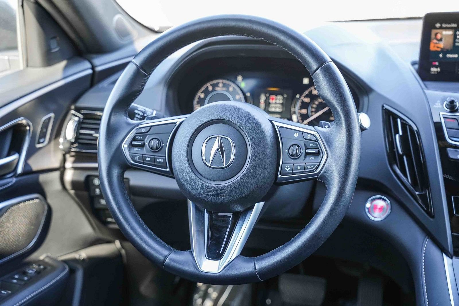 Used 2025 Acura RDX SH-AWD image 15