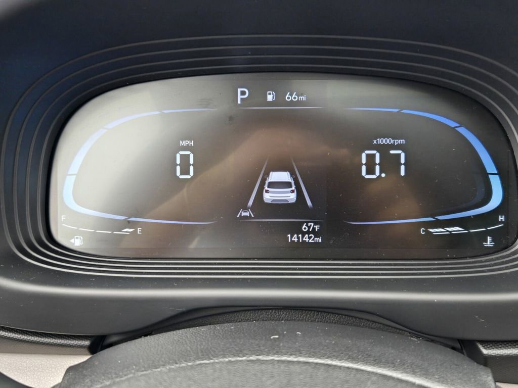 Certified 2024 Hyundai Venue SEL FWD image 26