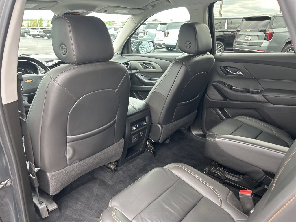 Used 2021 Chevrolet Traverse LT w/ LT Premium Package FWD image 45