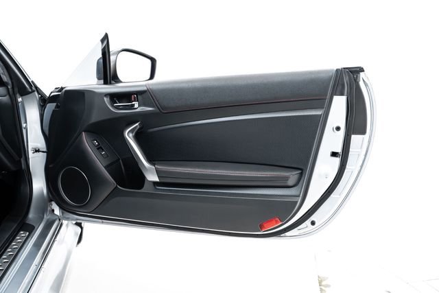 Used 2015 Scion FR-S image 22