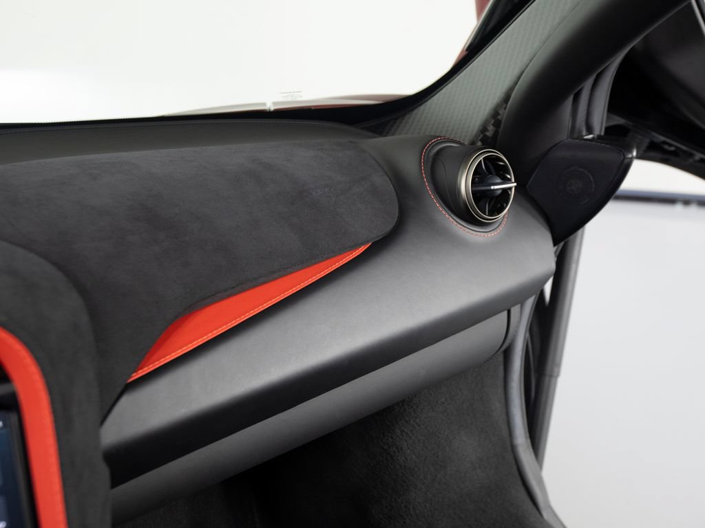 Used 2022 McLaren 720S Luxury RWD image 27