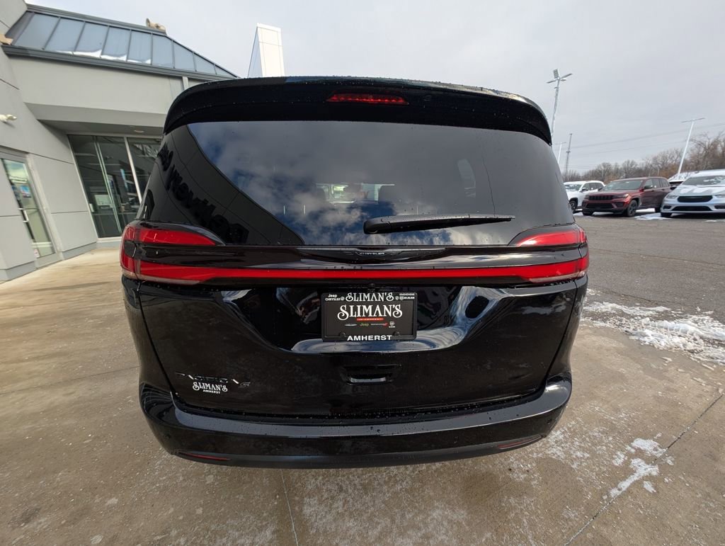 New 2026 Chrysler Pacifica Select w/ S Appearance Package FWD image 12