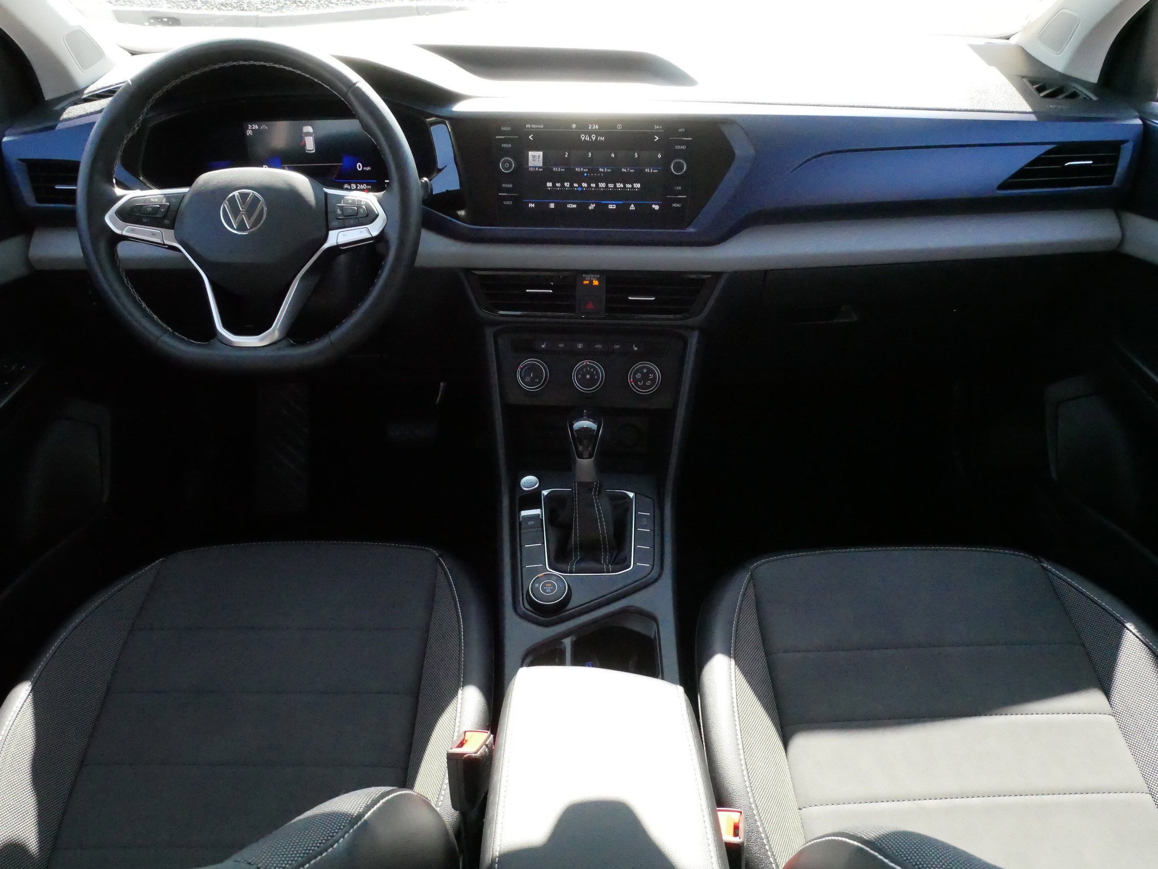 Certified 2022 Volkswagen Taos SE w/ Panoramic Sunroof Package AWD/4WD image 10