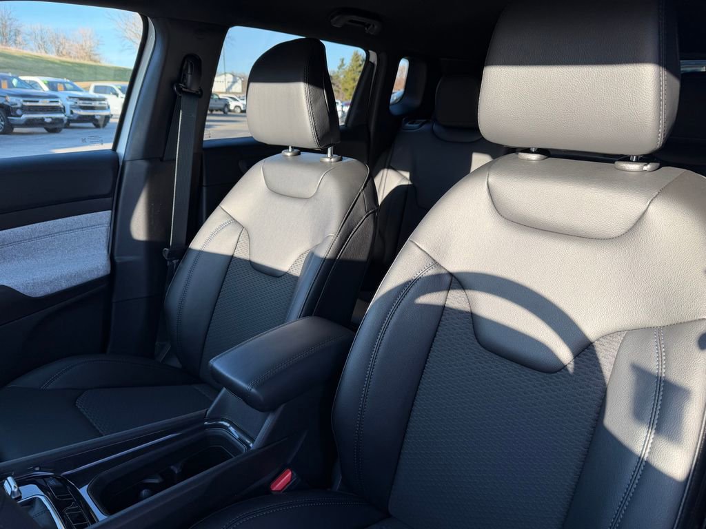 New 2026 Jeep Compass Latitude AWD/4WD image 18
