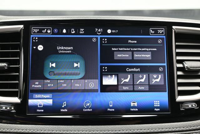 Certified 2022 Chrysler Pacifica Touring-L AWD/4WD image 33