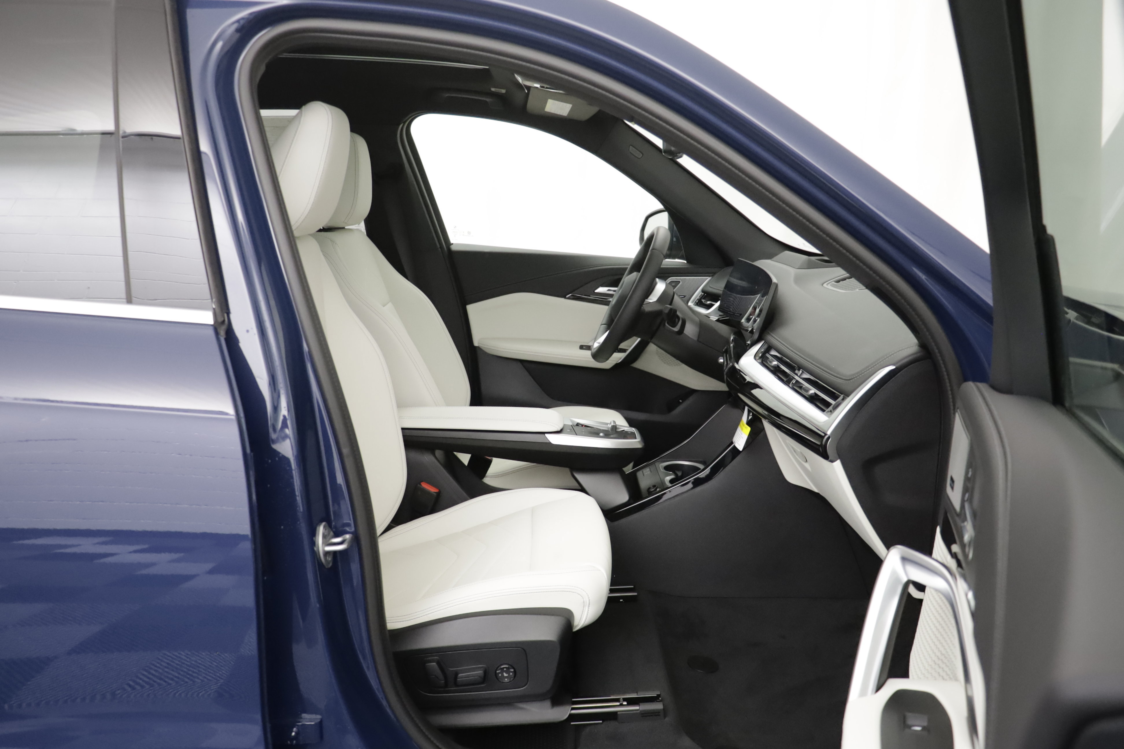 New 2027 BMW X1 xDrive28i AWD/4WD image 19