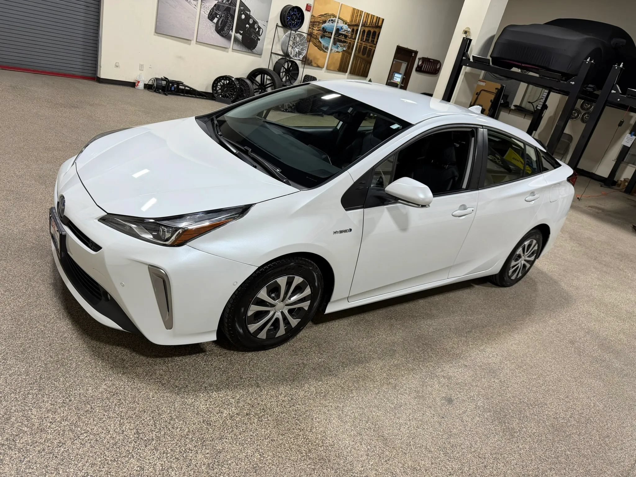 Used 2022 Toyota Prius XLE AWD/4WD image 9