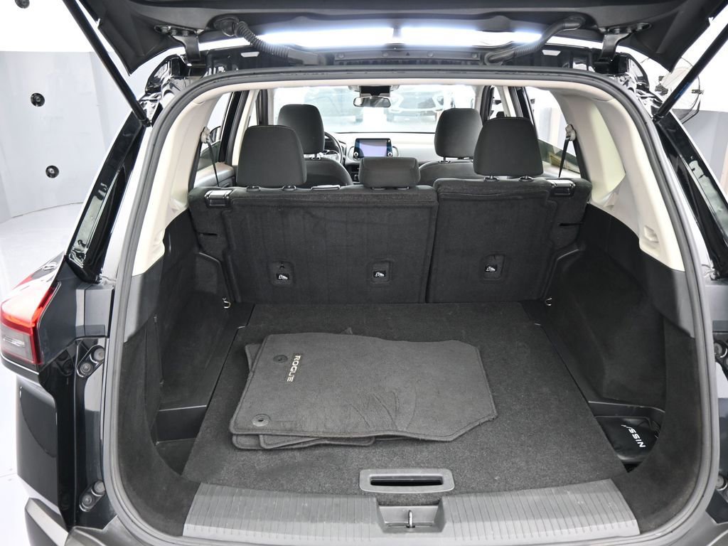 Used 2023 Nissan Rogue S image 40