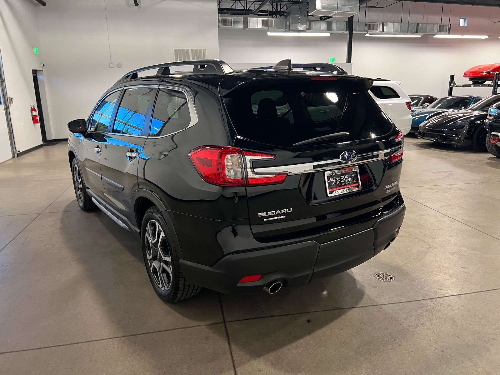 Used 2024 Subaru Ascent Touring AWD/4WD image 5