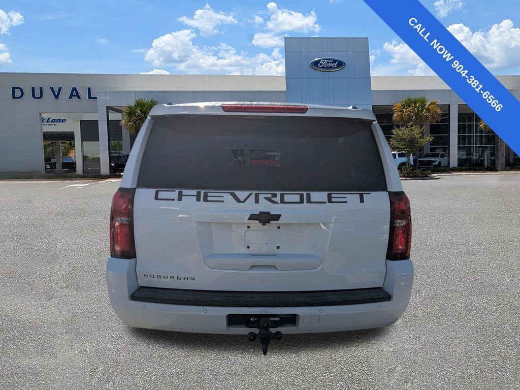 Used 2017 Chevrolet Suburban LT RWD image 5