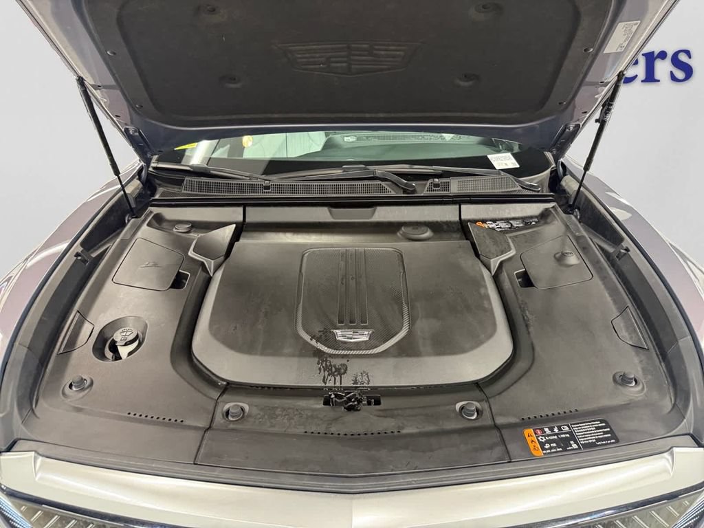 Used 2024 Cadillac Lyriq Luxury AWD/4WD image 7