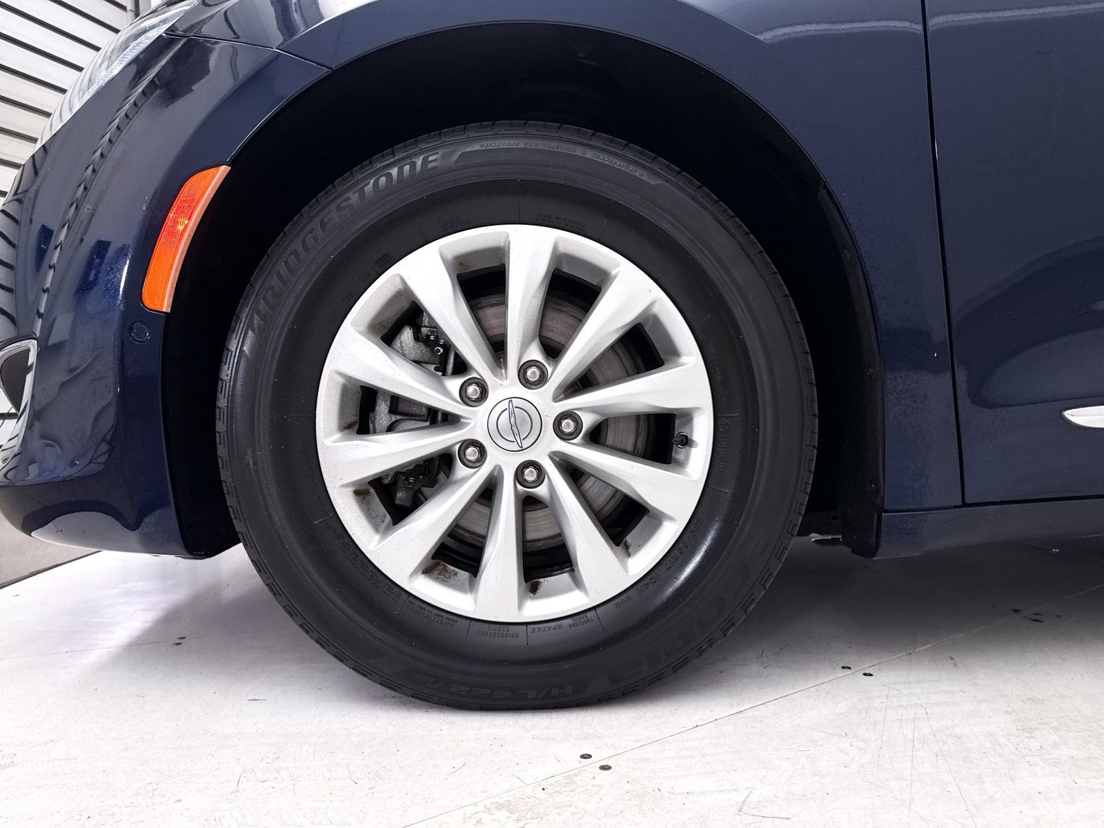 Used 2018 Chrysler Pacifica Touring-L Plus w/ Advanced Safetytec Group FWD image 14