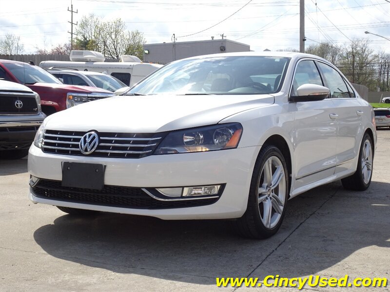 Used 2013 Volkswagen Passat 3.6 SEL Premium FWD image 3