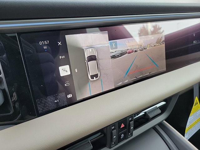 Used 2025 Porsche Macan 4 Electric image 35