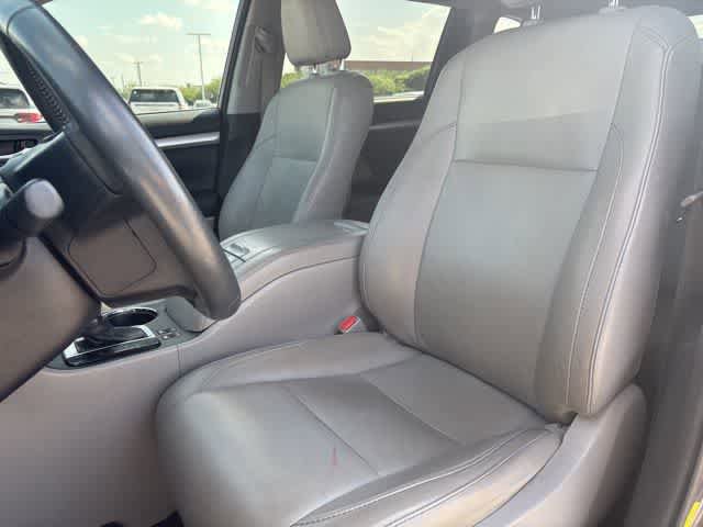 Used 2017 Toyota Highlander XLE FWD image 22