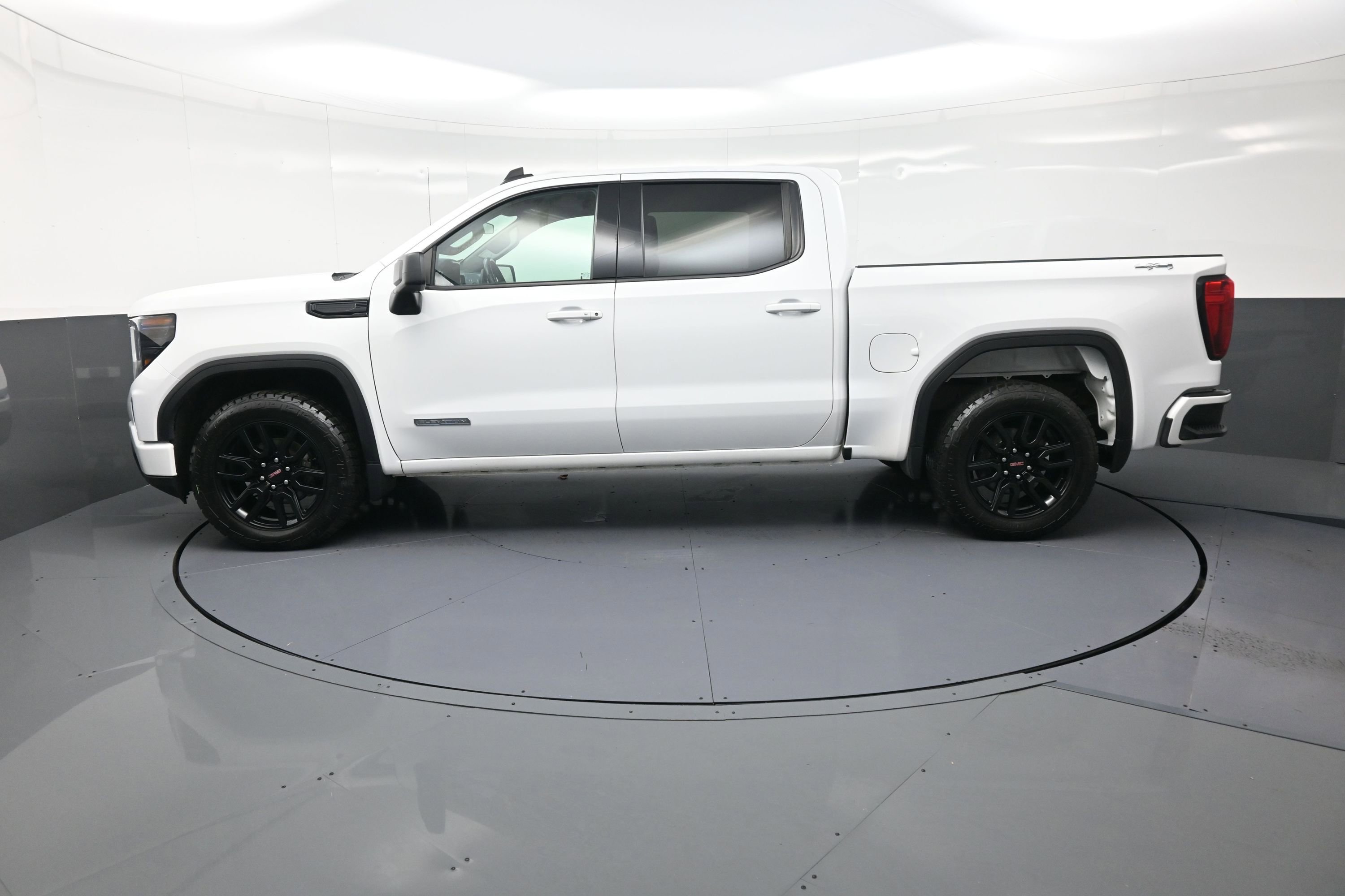 Used 2022 GMC Sierra 1500 Elevation image 6