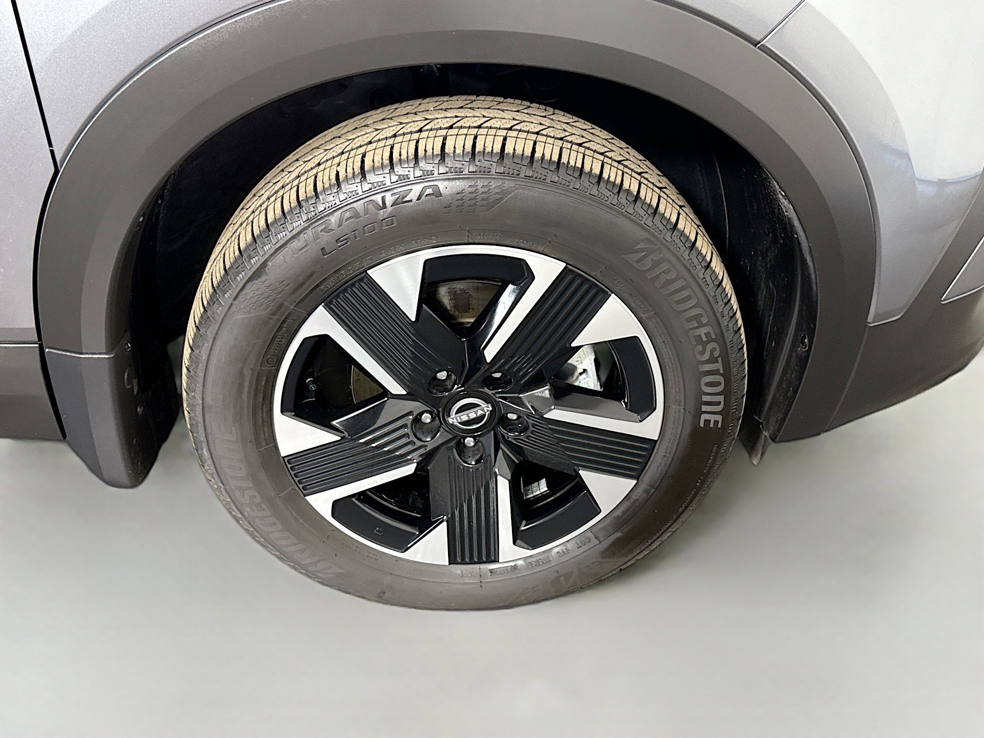 Used 2025 Nissan Kicks SR w/ Interior Electronics Package image 32