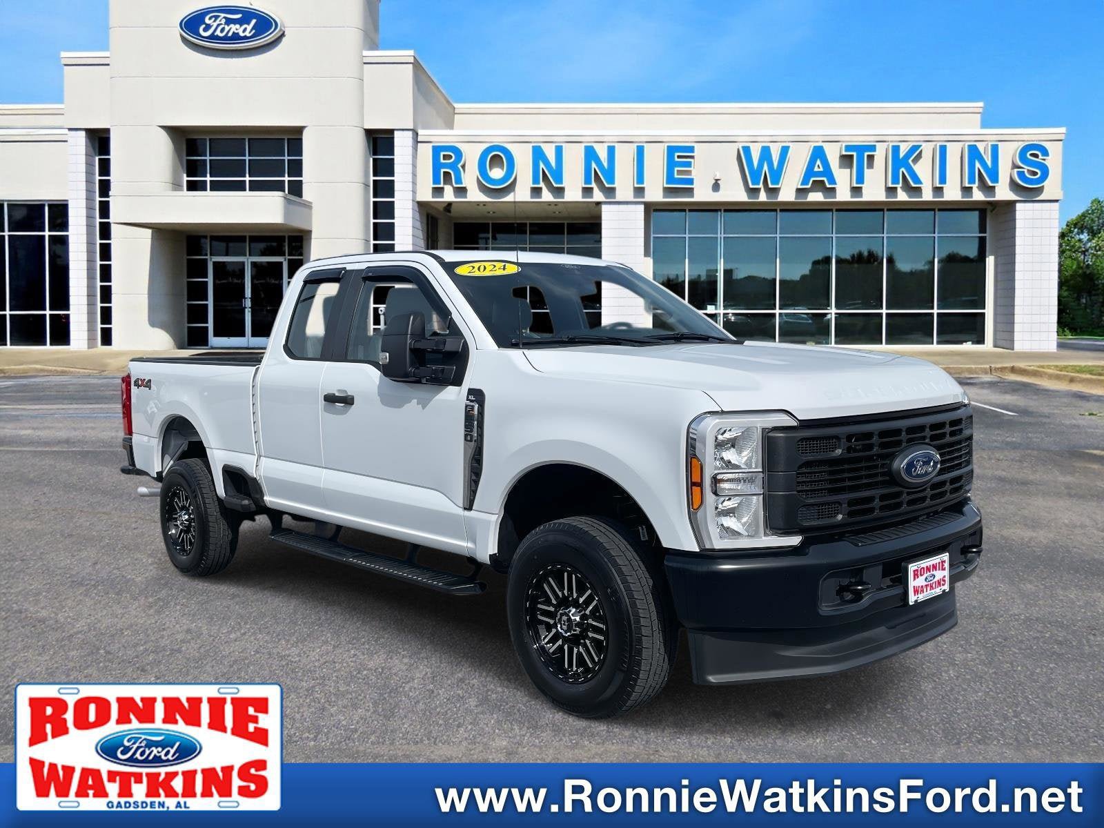 Used 2024 Ford F250 XL image 1