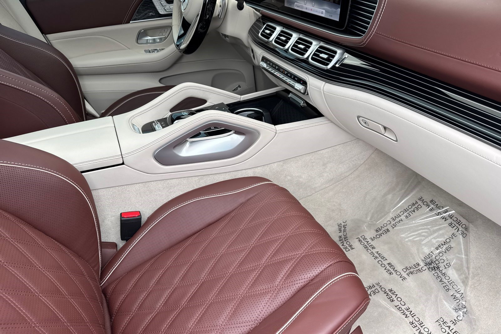 Used 2025 Mercedes-Benz Maybach GLS 600 4MATIC image 28