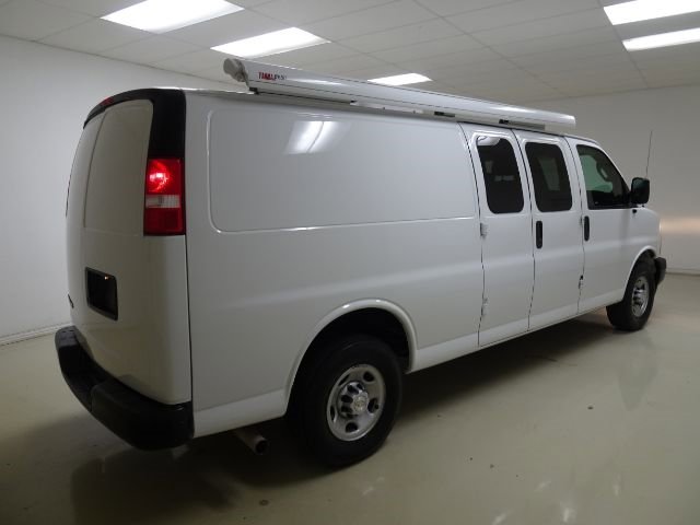 Used 2017 Chevrolet Express 2500 Extended image 6