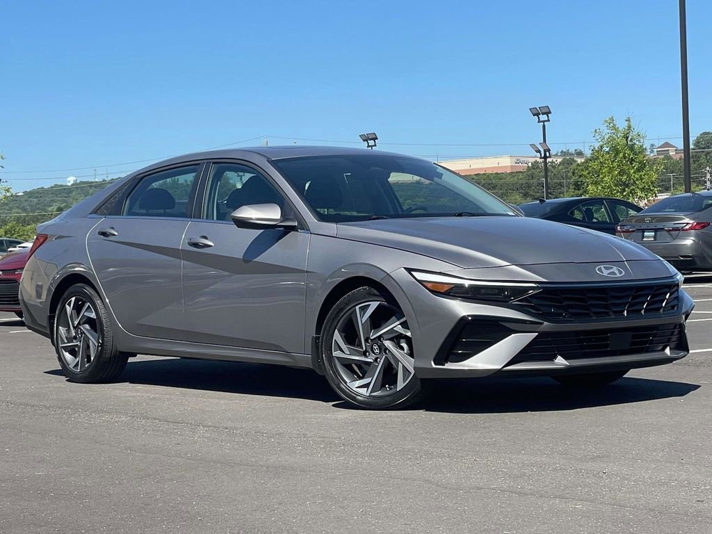 Certified 2025 Hyundai Elantra SEL
