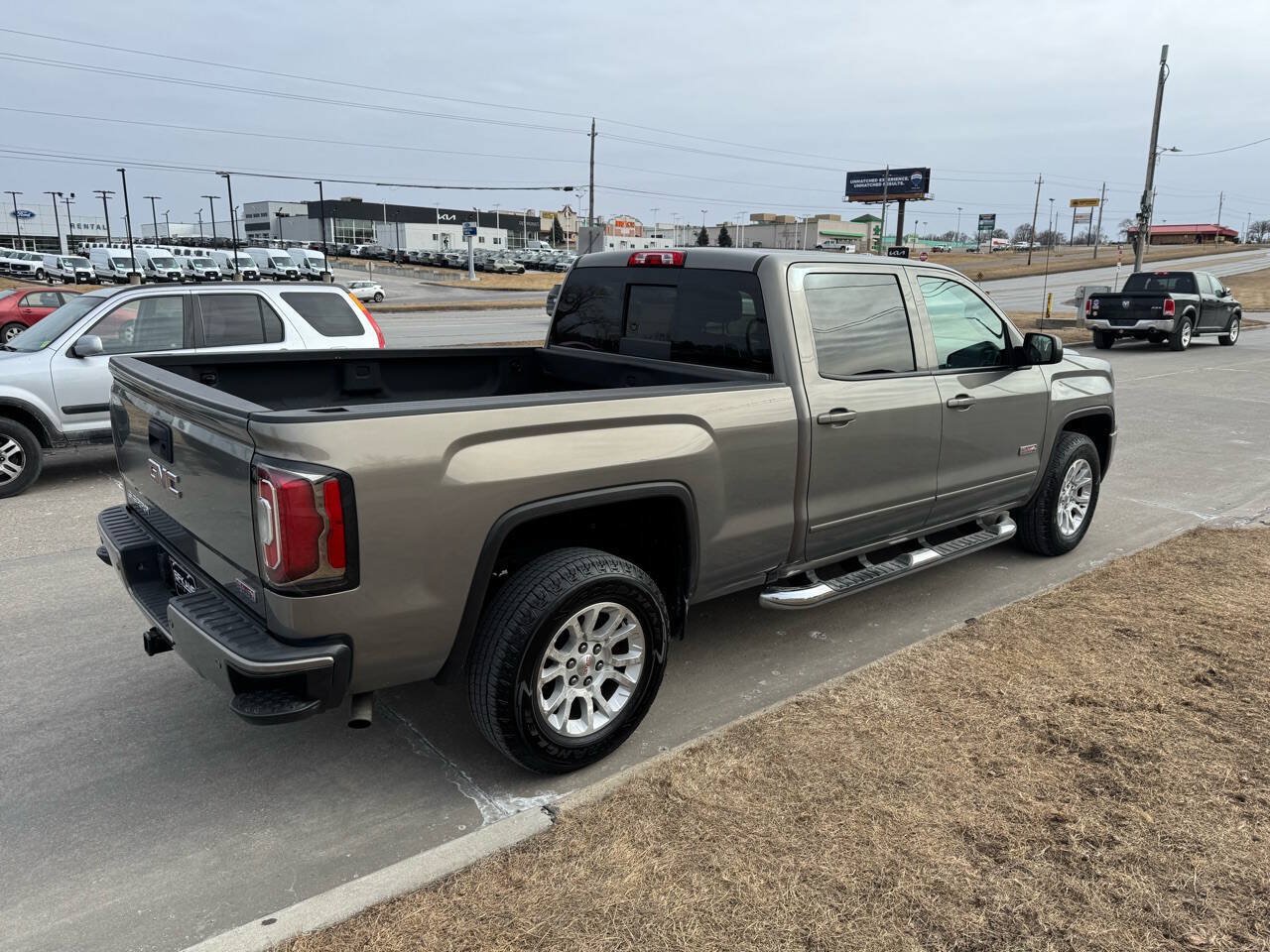 Used 2017 GMC Sierra 1500 SLT w/ All Terrain Package AWD/4WD image 5