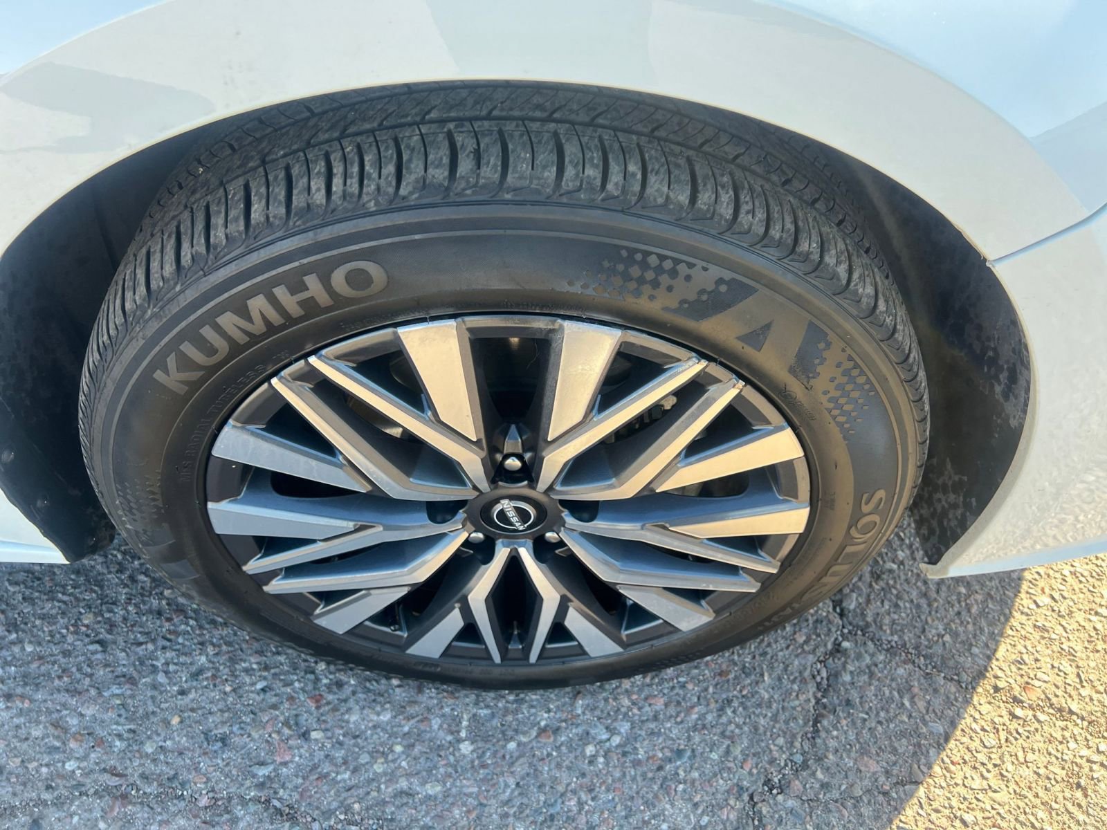 Used 2025 Nissan Altima 2.5 SV image 30